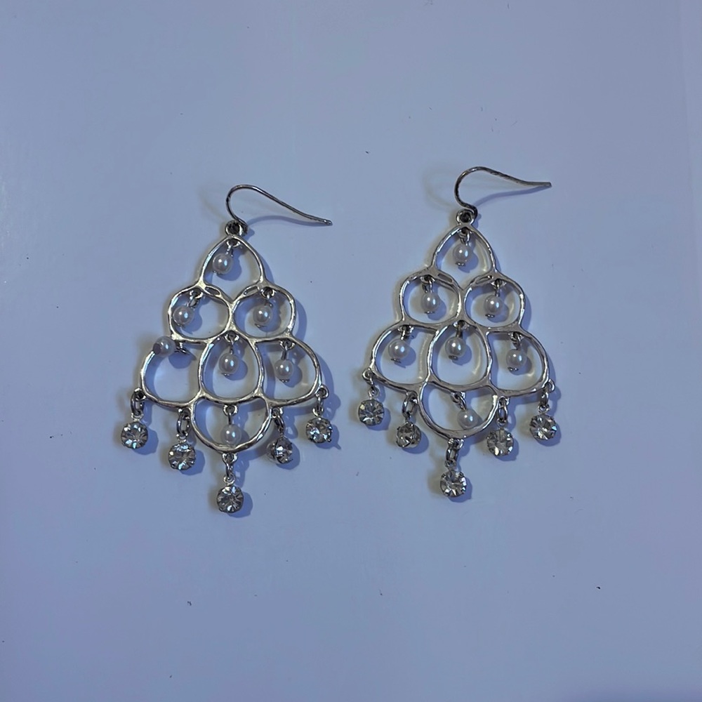 Silver pearl and diamond earrings (fake)